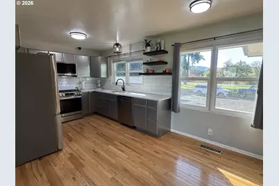 795 W Old Melrose Rd, Roseburg, OR 97471 - Photo 10