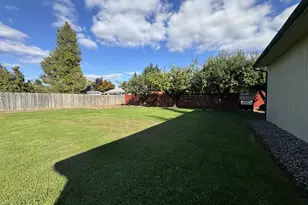 795 W Old Melrose Rd, Roseburg, OR 97471 - Photo 40