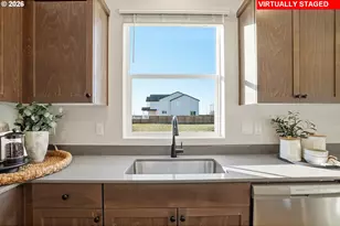 398 NE Hunter Dr, Estacada, OR 97023 - Photo 6