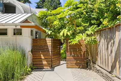 6221 SE Ash St, Portland, OR 97215 - Photo 44