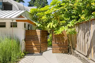 6221 SE Ash St, Portland, OR 97215 - Photo 44