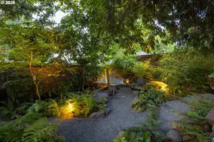 6221 SE Ash St, Portland, OR 97215 - Photo 38