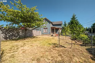 1576 Union Ave, North Bend, OR 97459 - Photo 4
