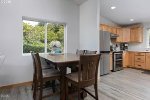 821 SE Vista Dr, Newport, OR 97365 - Photo 10