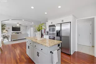 946 Reagan Ave NW, Salem, OR 97304 - Photo 18