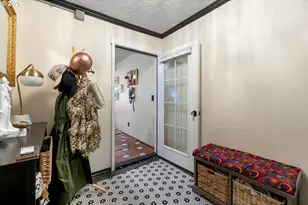 839 SW Broadway Dr, Portland, OR 97201 - Photo 18