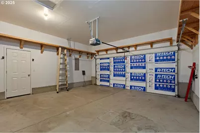 135 Othello Ave, Roseburg, OR 97471 - Photo 36