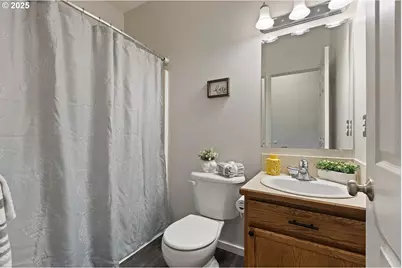 135 Othello Ave, Roseburg, OR 97471 - Photo 32