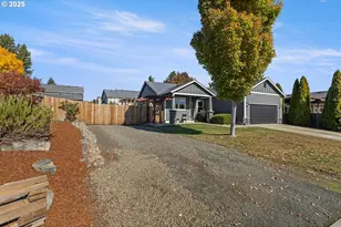 135 Othello Ave, Roseburg, OR 97471 - Photo 40