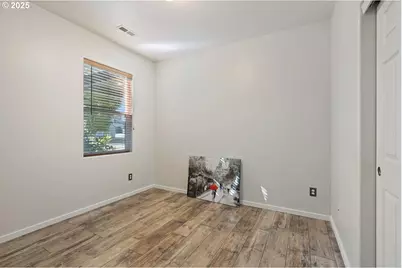 135 Othello Ave, Roseburg, OR 97471 - Photo 30