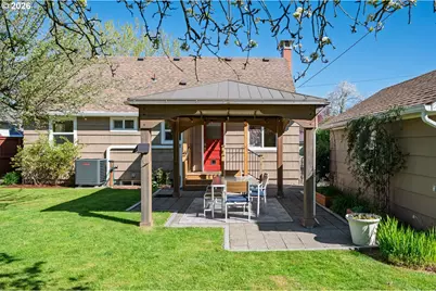 8922 SE Market St, Portland, OR 97216 - Photo 26