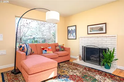 8922 SE Market St, Portland, OR 97216 - Photo 6
