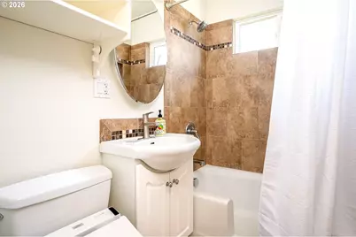 8922 SE Market St, Portland, OR 97216 - Photo 14