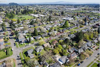 8922 SE Market St, Portland, OR 97216 - Photo 30