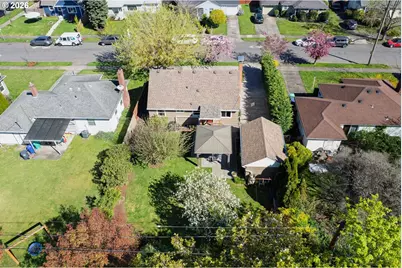 8922 SE Market St, Portland, OR 97216 - Photo 26