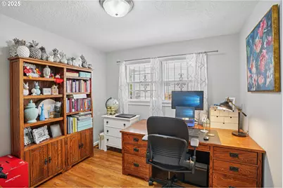 10985 SE Holgate Blvd, Portland, OR 97266 - Photo 18