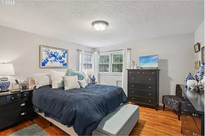 10985 SE Holgate Blvd, Portland, OR 97266 - Photo 14
