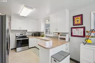 10985 SE Holgate Blvd, Portland, OR 97266 - Photo 10