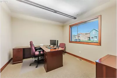 225 SW 5th St, Pendleton, OR 97801 - Photo 10