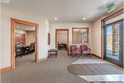 225 SW 5th St, Pendleton, OR 97801 - Photo 2