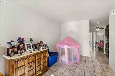 1720 17th St, Springfield, OR 97477 - Photo 6