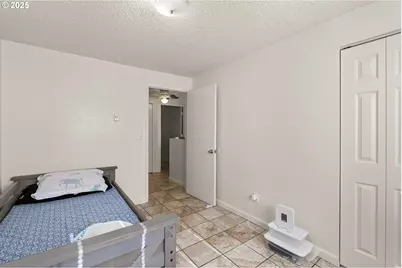 1720 17th St, Springfield, OR 97477 - Photo 2