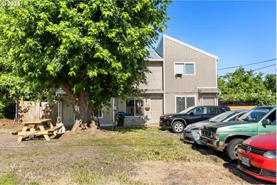 1720 17th St, Springfield, OR 97477 - Photo 4