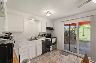 1720 17th St, Springfield, OR 97477 - Photo 10