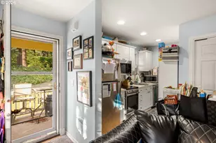 11338 SW Capitol Hwy, Portland, OR 97219 - Photo 14