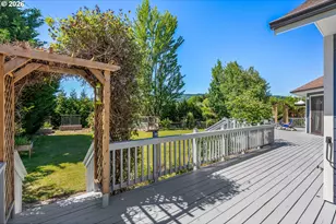2939 Wyeast Rd, Hood River, OR 97031 - Photo 38