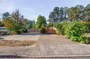 17811 SE Cook St, Milwaukie, OR 97267 - Photo 46