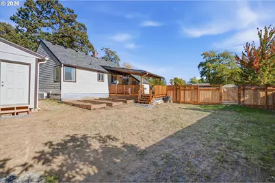 17811 SE Cook St, Milwaukie, OR 97267 - Photo 44