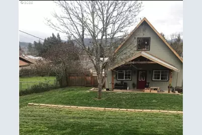 1387 NW Grove St, Roseburg, OR 97471 - Photo 6