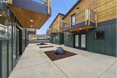 50 S 17th St, Cottage Grove, OR 97424 - Photo 1