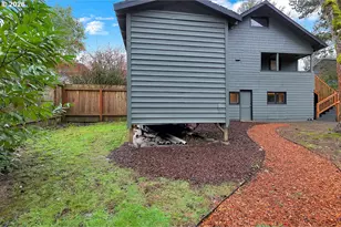 5537 SW Florida St, Portland, OR 97219 - Photo 38