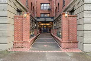 2109 NW Irving St NW, Portland, OR 97210 - Photo 24