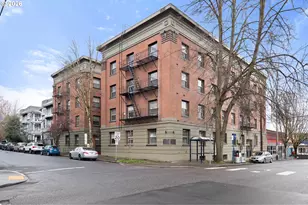 2109 NW Irving St NW, Portland, OR 97210 - Photo 2