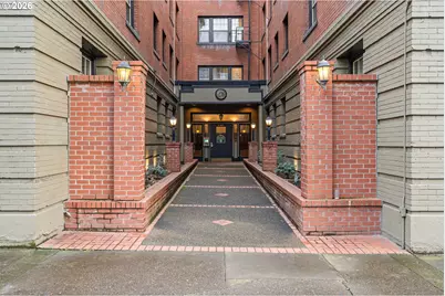 2109 NW Irving St NW #410, Portland, OR 97210 - Photo 4