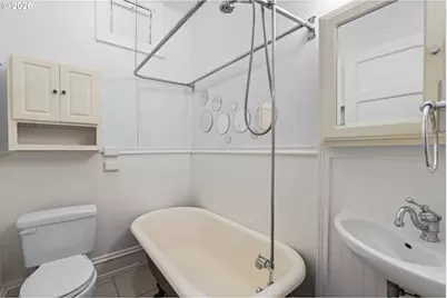 2109 NW Irving St NW #410, Portland, OR 97210 - Photo 18