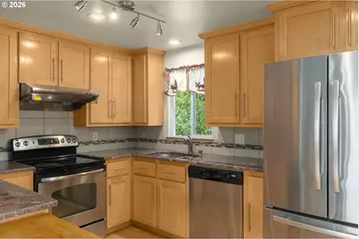 14025 SW Rochester Dr, Beaverton, OR 97008 - Photo 14