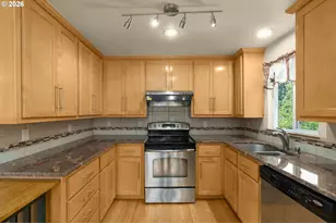 14025 SW Rochester Dr, Beaverton, OR 97008 - Photo 6