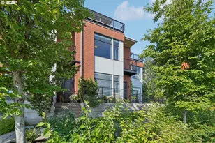 1740 NW Riverscape St, Portland, OR 97209 - Photo 1