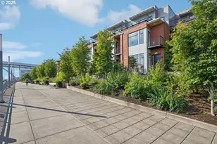 1740 NW Riverscape St, Portland, OR 97209 - Photo 2