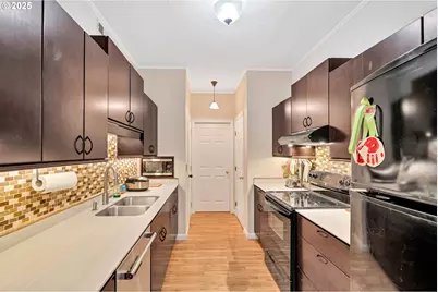 4320 S Corbett Ave #302, Portland, OR 97239 - Photo 18