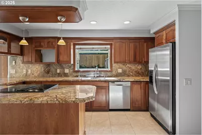 994 NW Wallula Ave, Gresham, OR 97030 - Photo 8