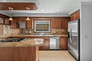 994 NW Wallula Ave, Gresham, OR 97030 - Photo 8