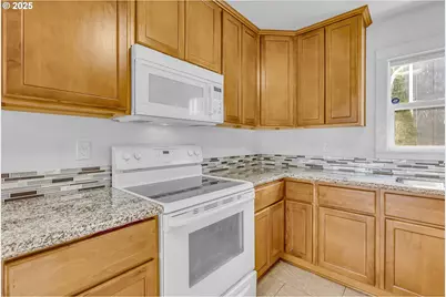 14406 E Burnside St, Portland, OR 97233 - Photo 16