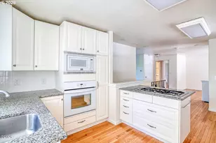 532 NW Sunset Blvd, Toledo, OR 97391 - Photo 12