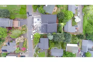 727 NW Achor Ave, White Salmon, WA 98672 - Photo 2
