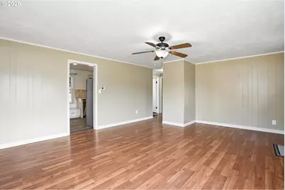 2618 E 26th St, Vancouver, WA 98661 - Photo 4